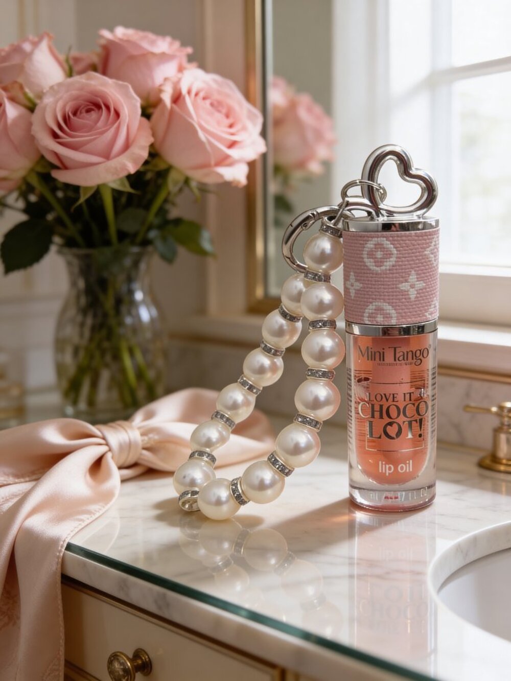 Lipgloss With Pearl Charm